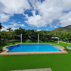 https://island-serenity-on-magnetic-island.queenslandhotels.net